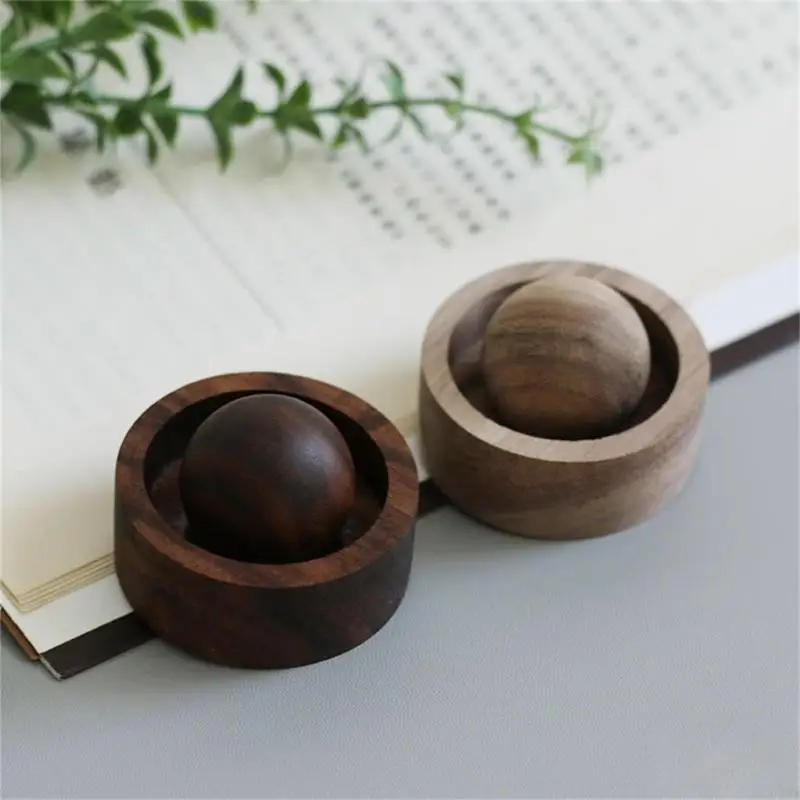 Bola difusora de aceites esenciales de madera maciza reutilizable, decoración Natural para el hogar, dispensador de aromaterapia para dormitorio, oficina y viajes