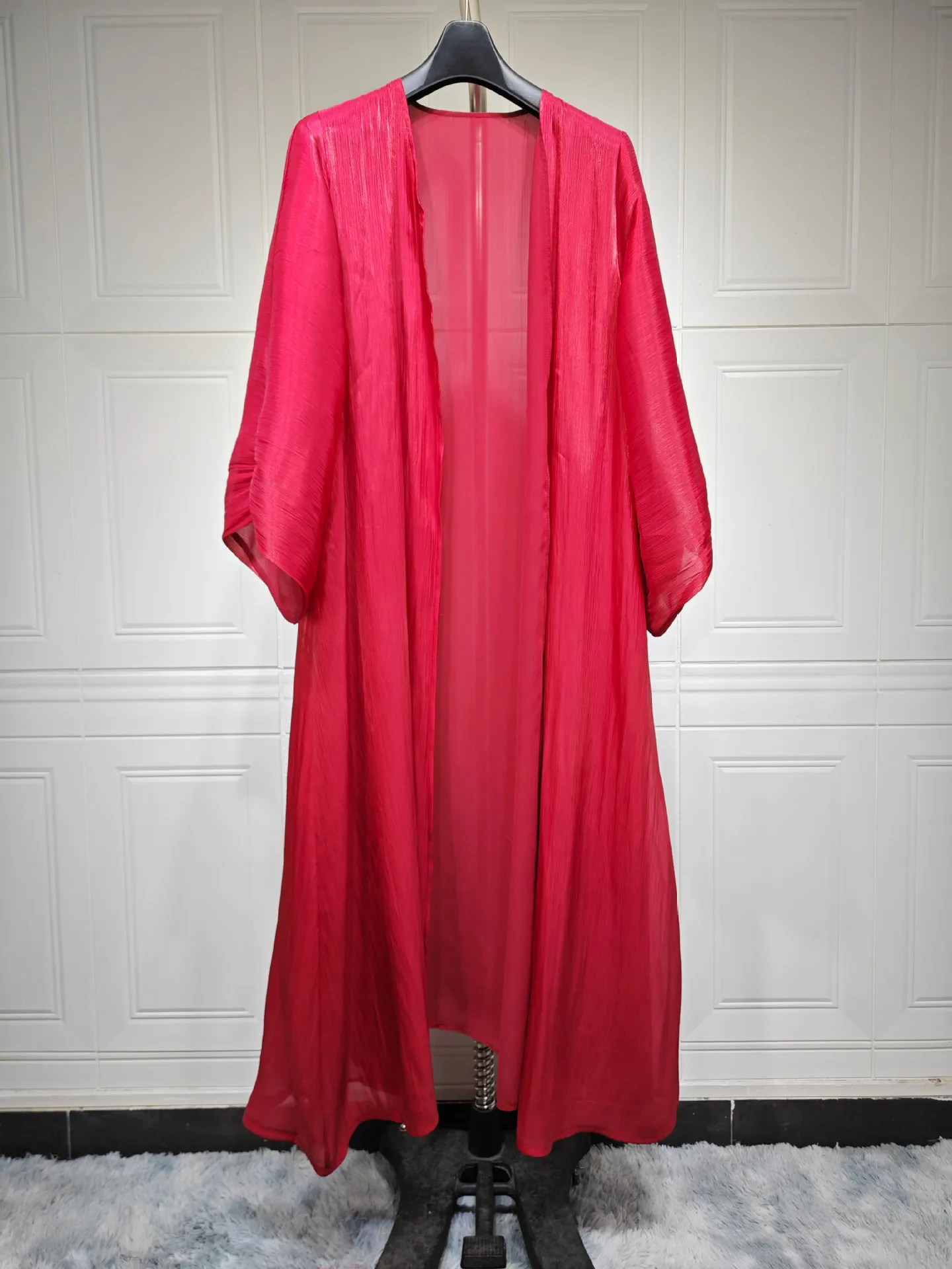 

Блестящие абайи для женщин на Ид и Рамадан: Дубай, Турция. Кимоно-кардиганы, атласные мусульманские платья, исламские джалабии, марокканские кафтаны, скромные робы.