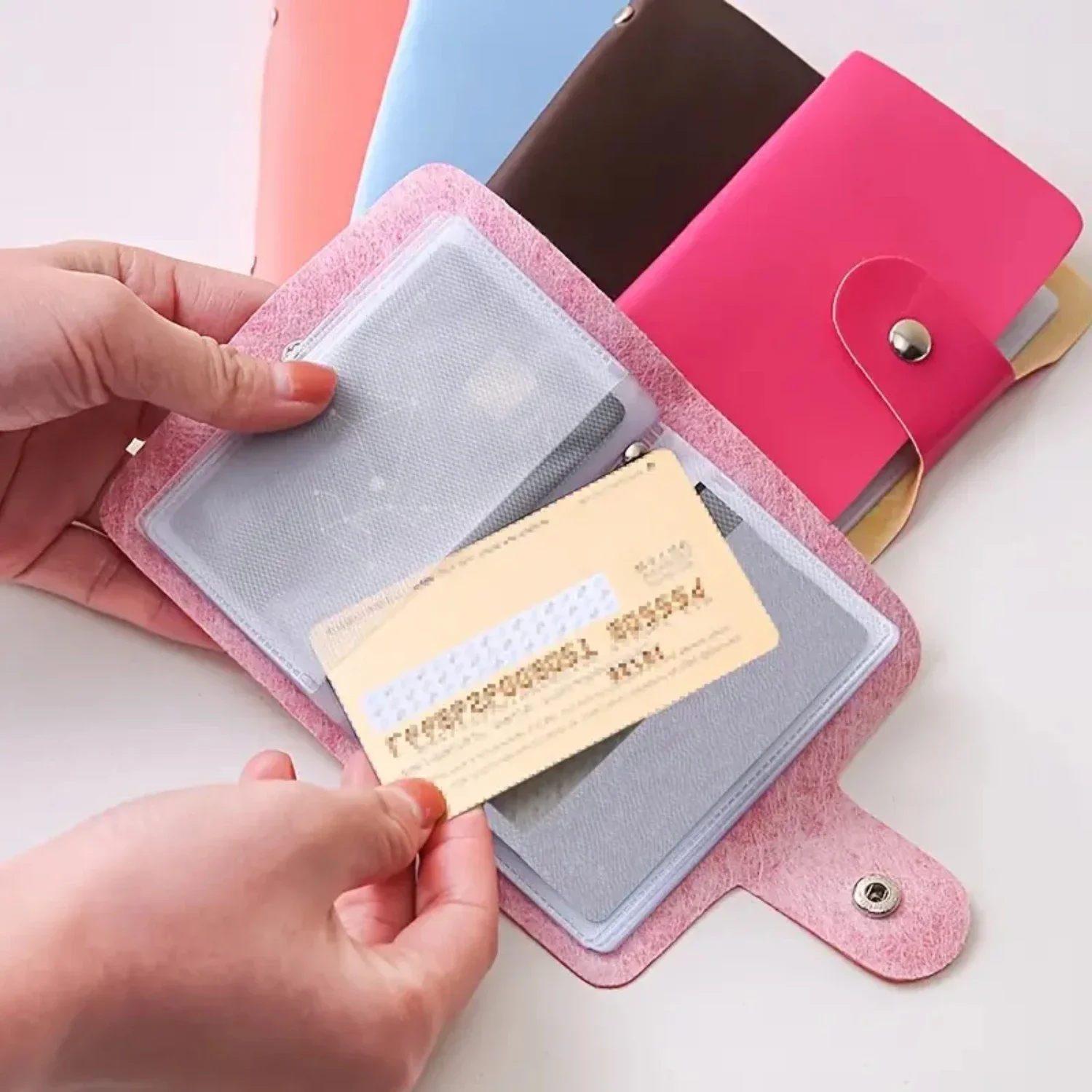 ファッショナブルな紳士のエレガントで小さなPUレザーのソリッドカラーのカードホルダー - スタイリッシュで整理整頓に最適です。