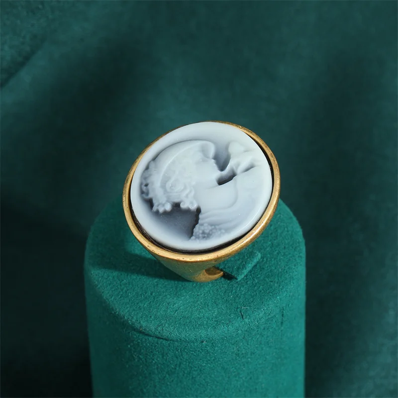 French Inlaid Pink Stone Irregular Pearls Gold Color Vintage Rings Flower Crystal Exaggerated Jewelry Finger Jewelry 2024 New In