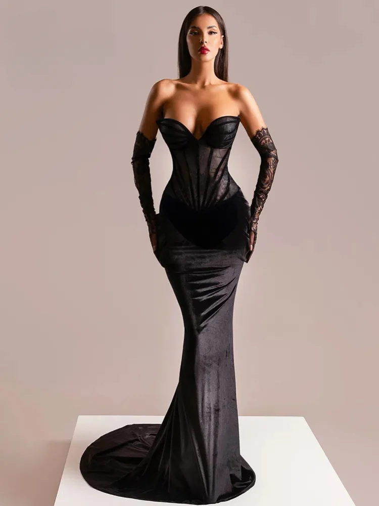 

2024 Sexy Black Lace Prom Dress, Strapless Mermaid with Fitted Bones, Floor-Length Evening Gown with Gloves