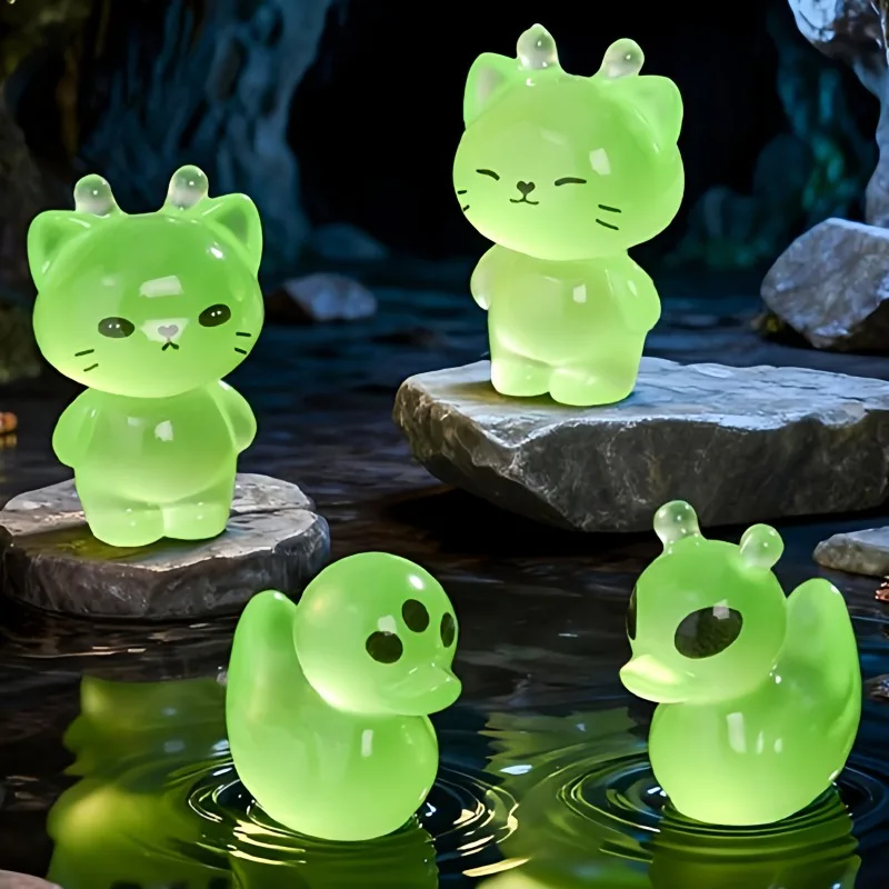 4pcs/Set Mini Green Alien Cat Figure Toy Kawaii Cat Figurine Desktop Model Ornaments Toy Home Decor Car Figurine Christmas Gifts