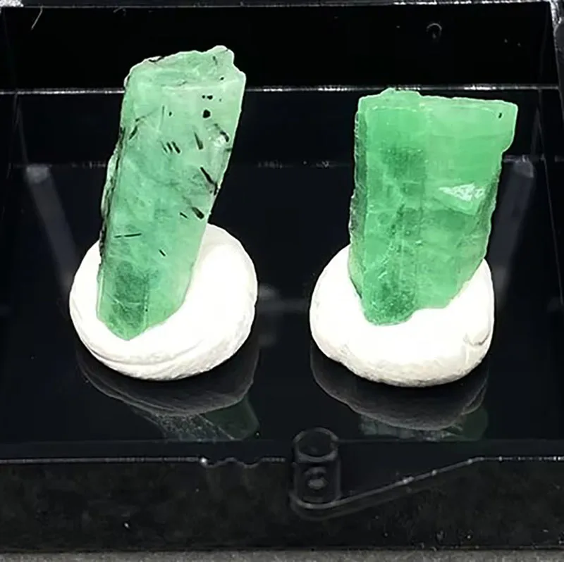 100% Natural Grandmother Green Root Gemstone Beads Mineral Specimen Healing Crystal, Gemstone Collection + Box Size: 35*35*35mm
