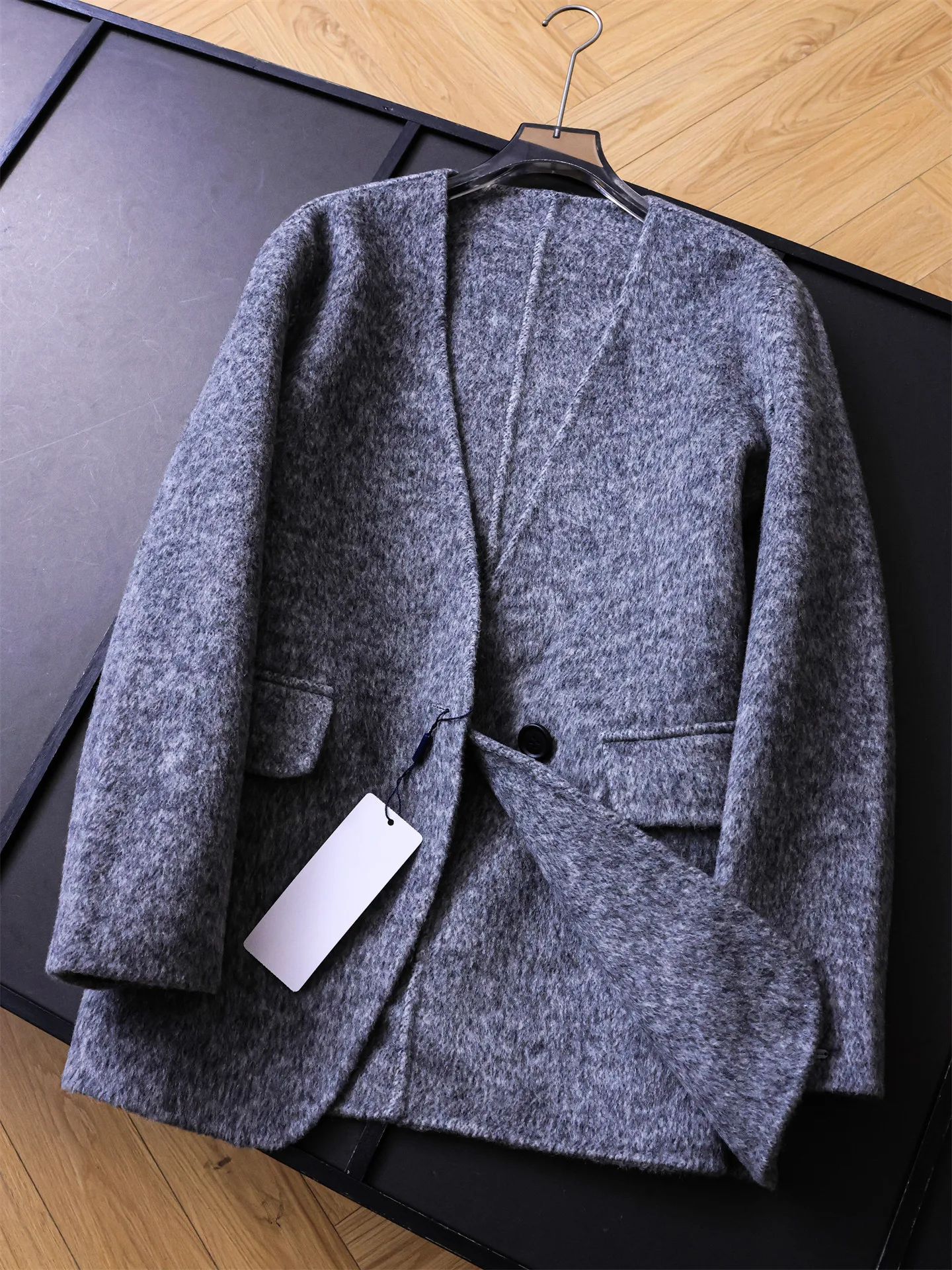 

Double-Faced Woolen Long Sleeve V-Neck One-Button Coat Pure Color Loose Fit Winter New Style Women's Outerwear B774
