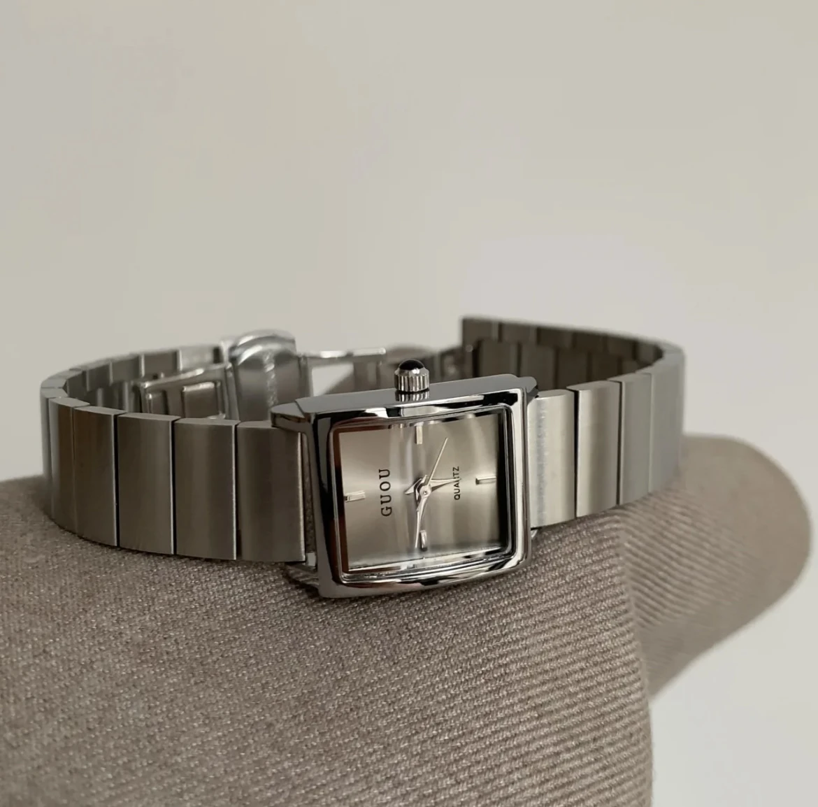 

Women's Accessories Square Classic High-end Small Dial Silver Steel Band Temperament Fashion Watch Women Gift for Girlfriend