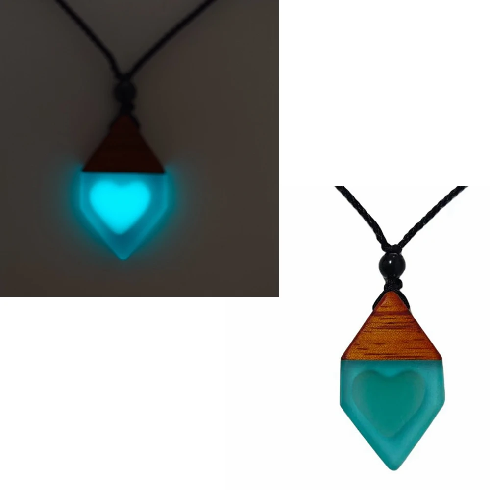 

Blue heart-shaped pendant, simple retro aesthetic, inspired by love, new fashion,romantic, hidden luminous heart-shaped necklace