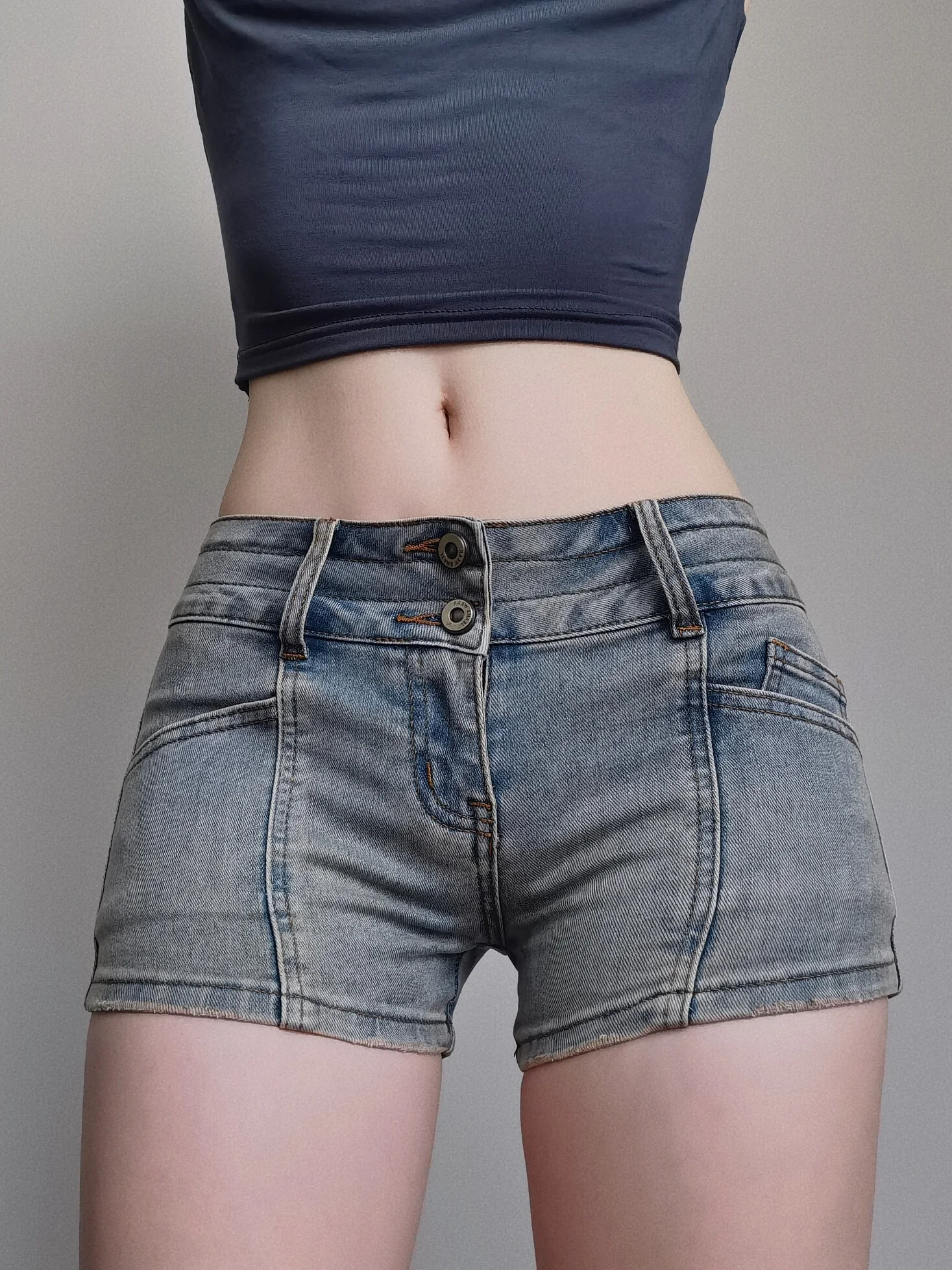 

American Style Spicy Girl Low Waist Denim Shorts Women 2024 Summer Slim Wrap Hip Retro Light Color Straight Leg Shorts D483