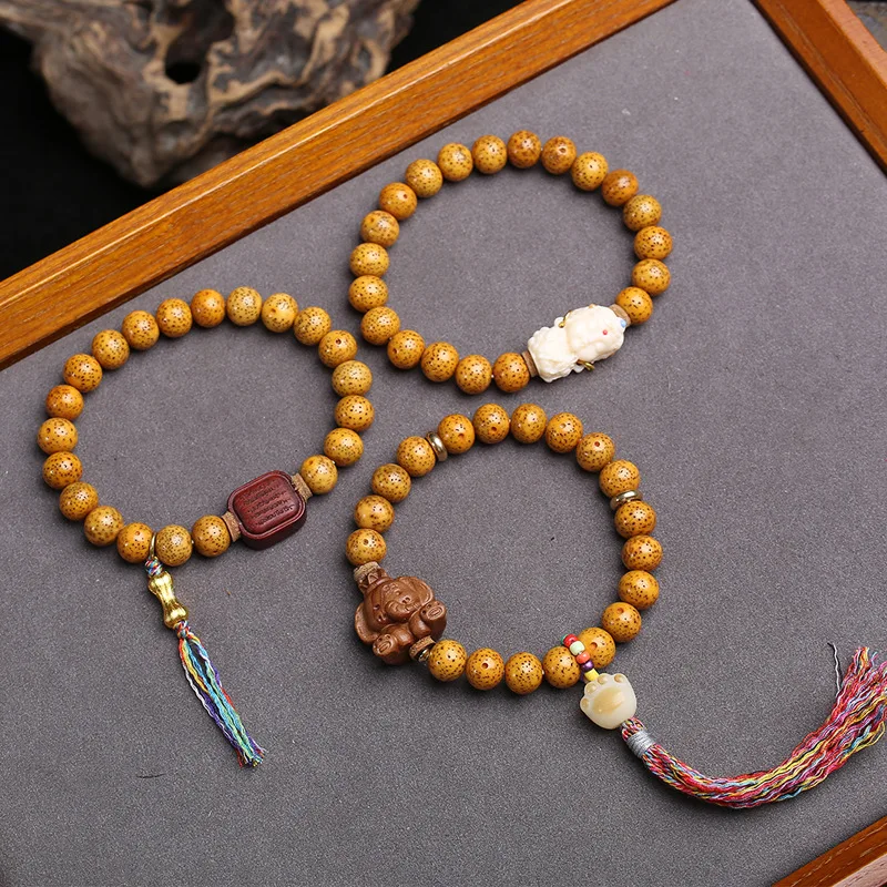 

Natural Star Moon Bodhi Zi Cultural Play Hand String Single Circle Crack Old Material High Density Sandalwood Bodhi Root