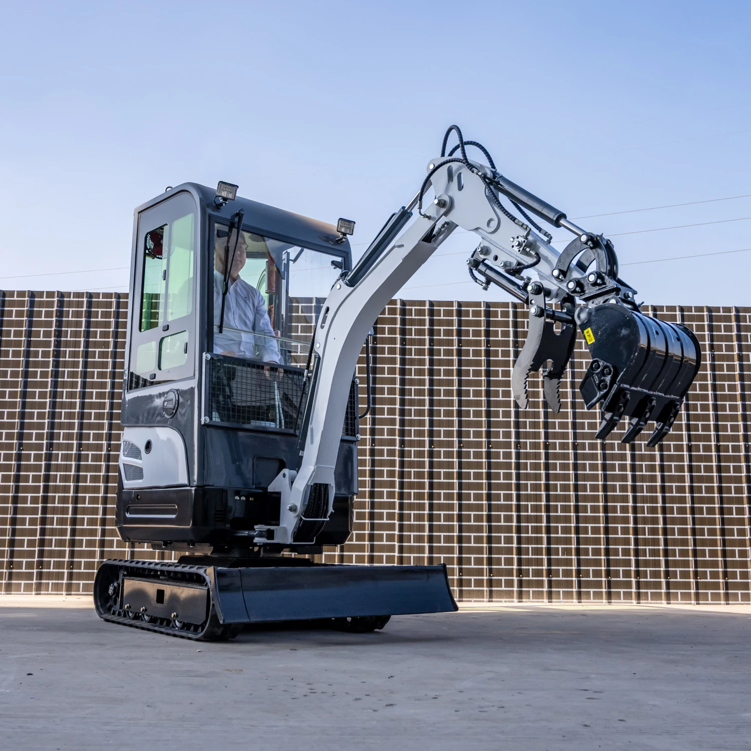 Мини-экскаватор 1,5 тонны с пи – обзор и цена Tractor Backhoe