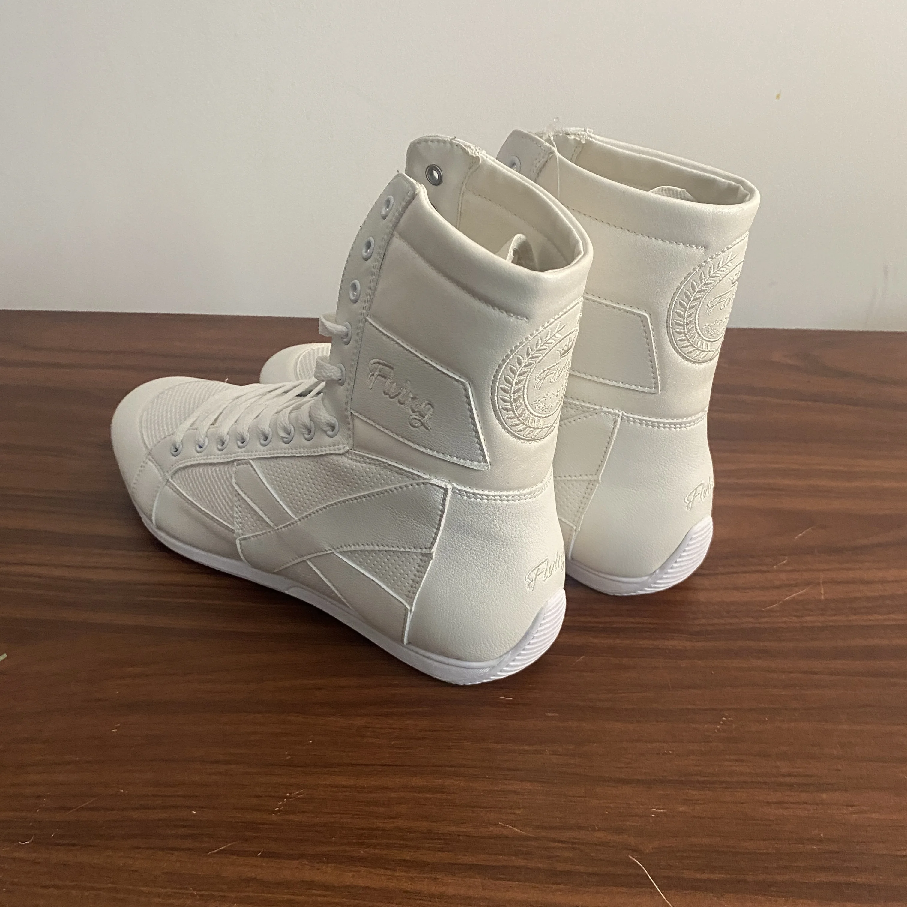 

Men's Fighting Sanda Sneakers Lightweight Competition Training Boxing Shoes Non-slip Wear-resistant Wrestling Shoes