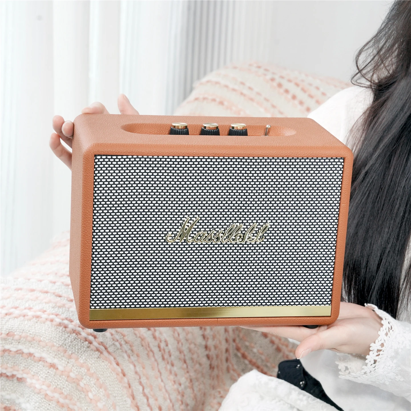 New model Amare Brown high-end speaker accessory / real machine shell case made of leather model decorative item / cannot play