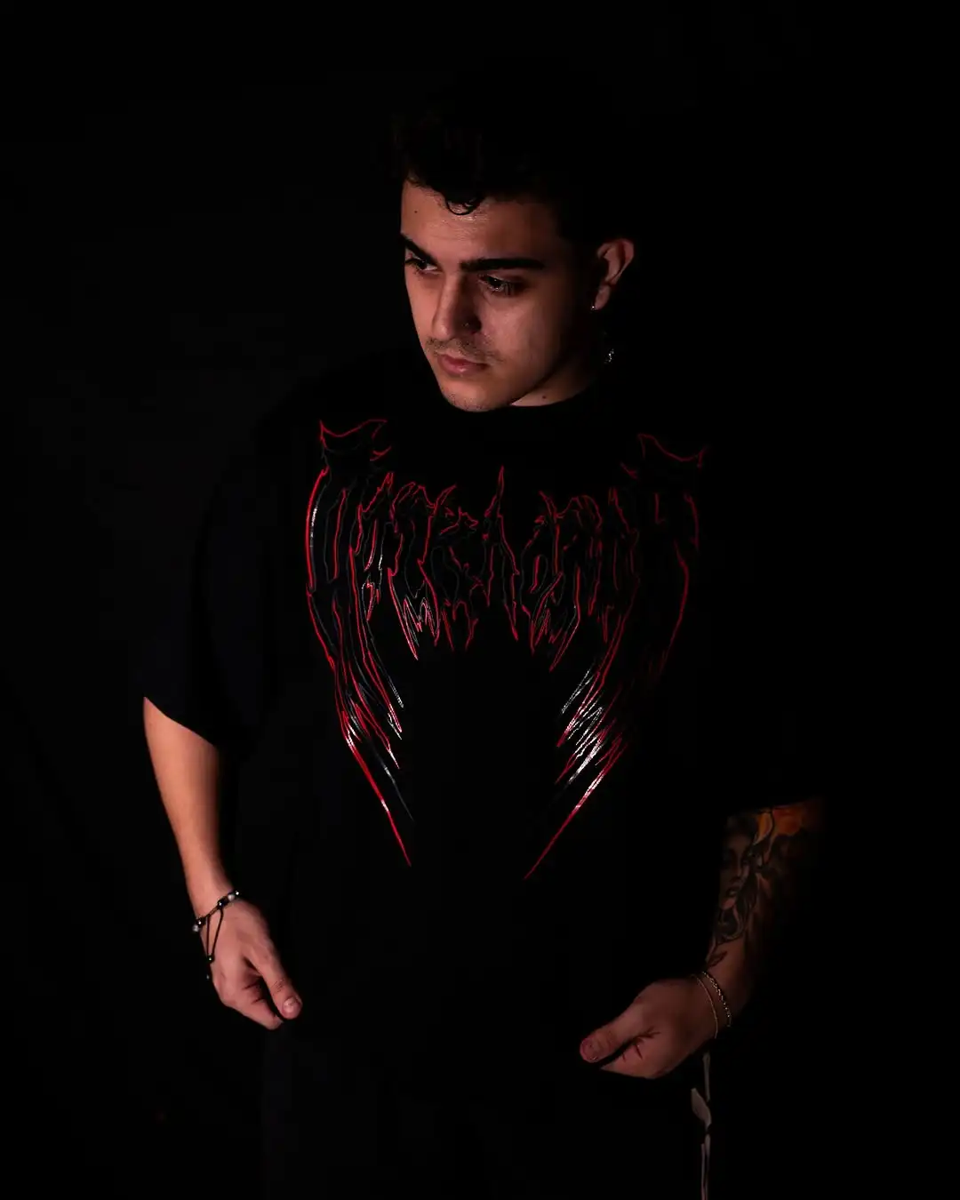 

02-American streetwear brand, dark style, loose-fitting oversized pure cotton men's short-sleeved T-shirts.