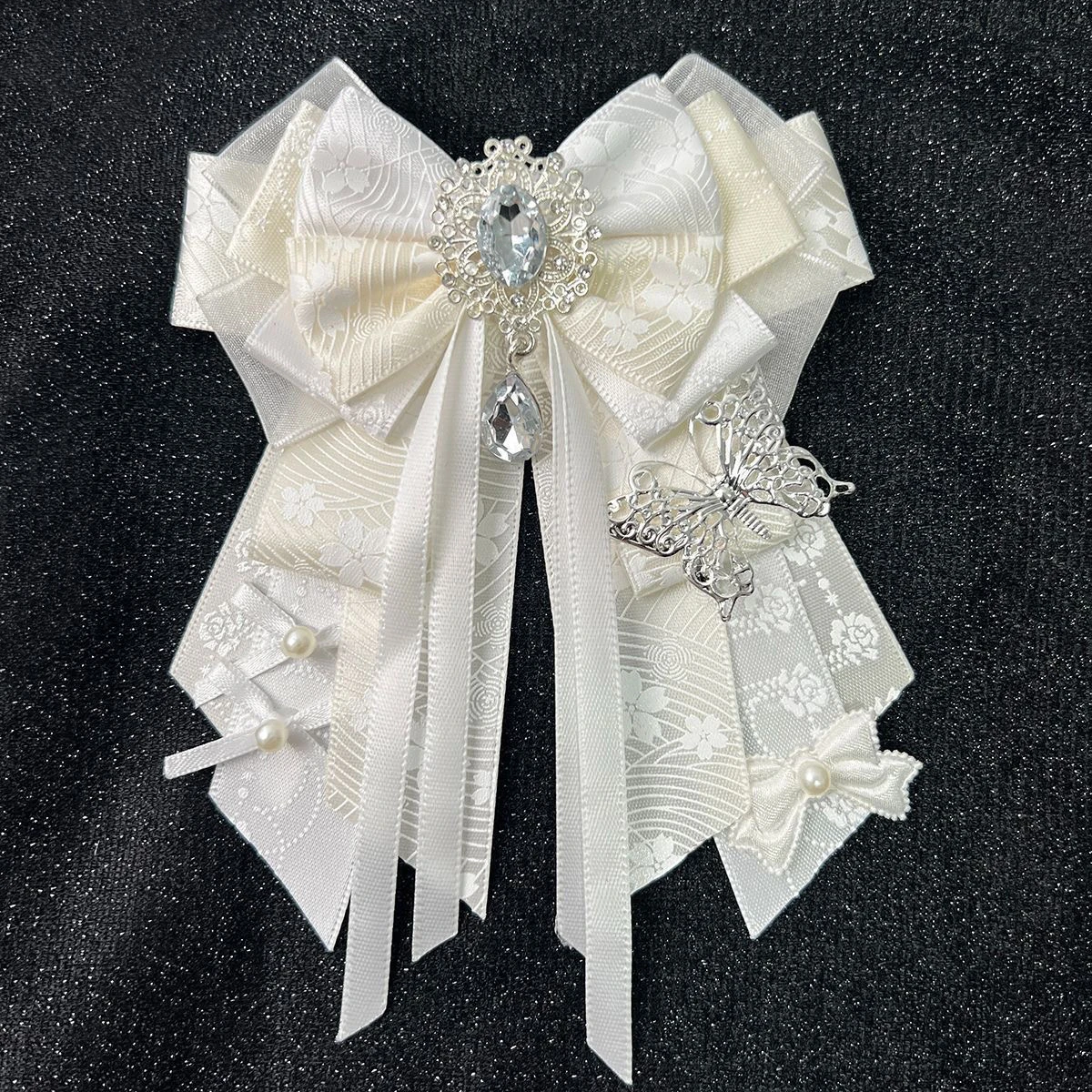 Cute and Exquisite Unique Brooches, Bowknot Pins, Large Bow Decorations, Butterfly Gemstone Pendants, Handmade DIY Items, Anime Lolita Cosplay Decorative Brooches, Badges, and Backpack Decoration Pins