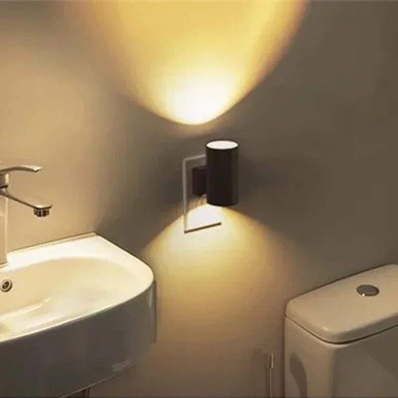 Luce notturna a LED Plug in Sensore dal tramonto all'alba Luminosità regolabile Luci notturne dimmerabili per le scale della camera da letto del corridoio della cucina