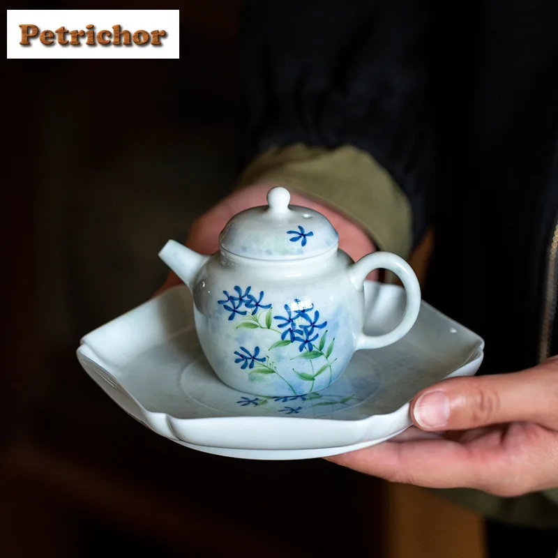 

120ml Hand Drawn Blue Wind Chime Teapot Elegant Tea Infuser Pot Tea Brewing Kettle with Strainer Tieguanyin for Tea Ornaments