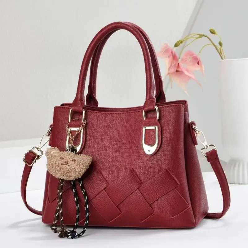 

Luxury Casual Classic Diaper Bag: Women's Messenger Shoulder Tote, Spacious Purse With Solid Color And Retro Square Shape