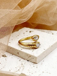 A pair of French retro and fashionable stainless steel women's threaded zircon rings for daily commuting, dating gifts