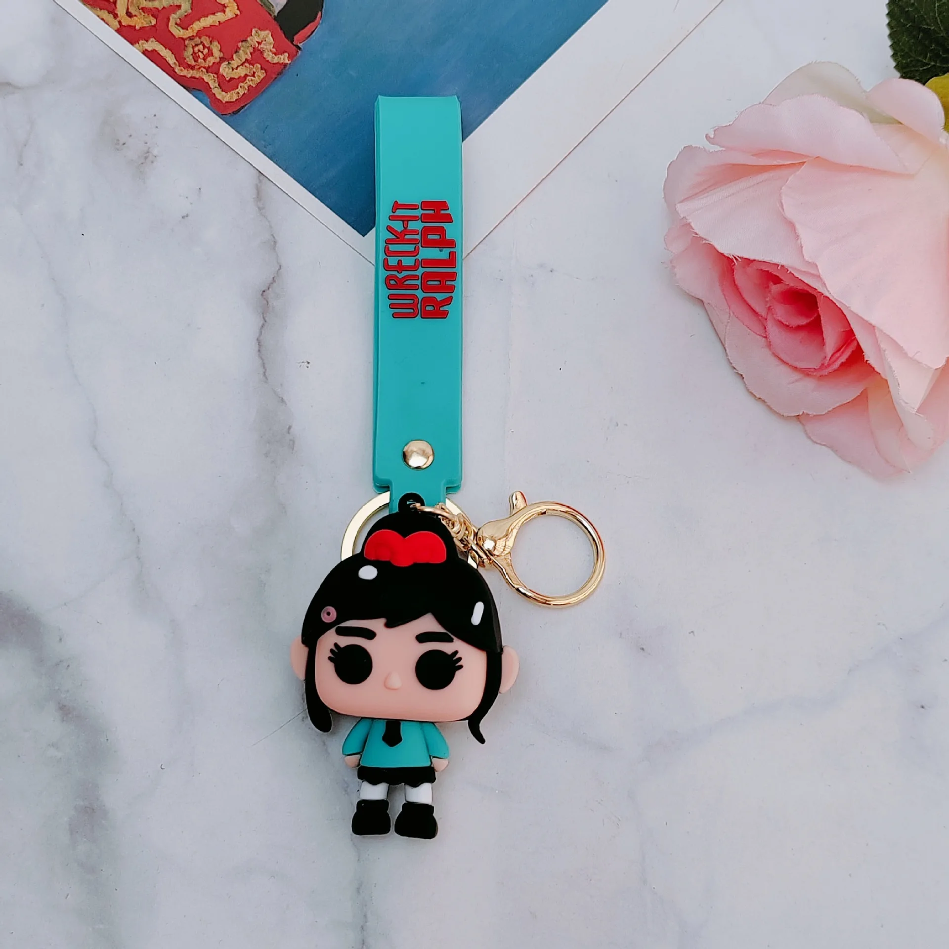 Disney Wreck-It Ralph Invincible Destruction King Keychain Vanellope Von Schweetz Cartoon Key Chain