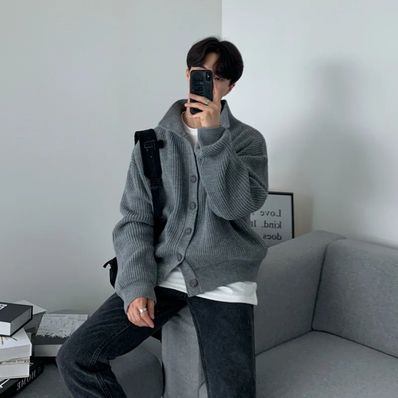 

Весенне-осенние новые модные мужские однотонные однобортные однобортные кардиганы в корейском стиле с воротником-стойкой, повседневные модные свободные вязаные кардиганы для мужчин