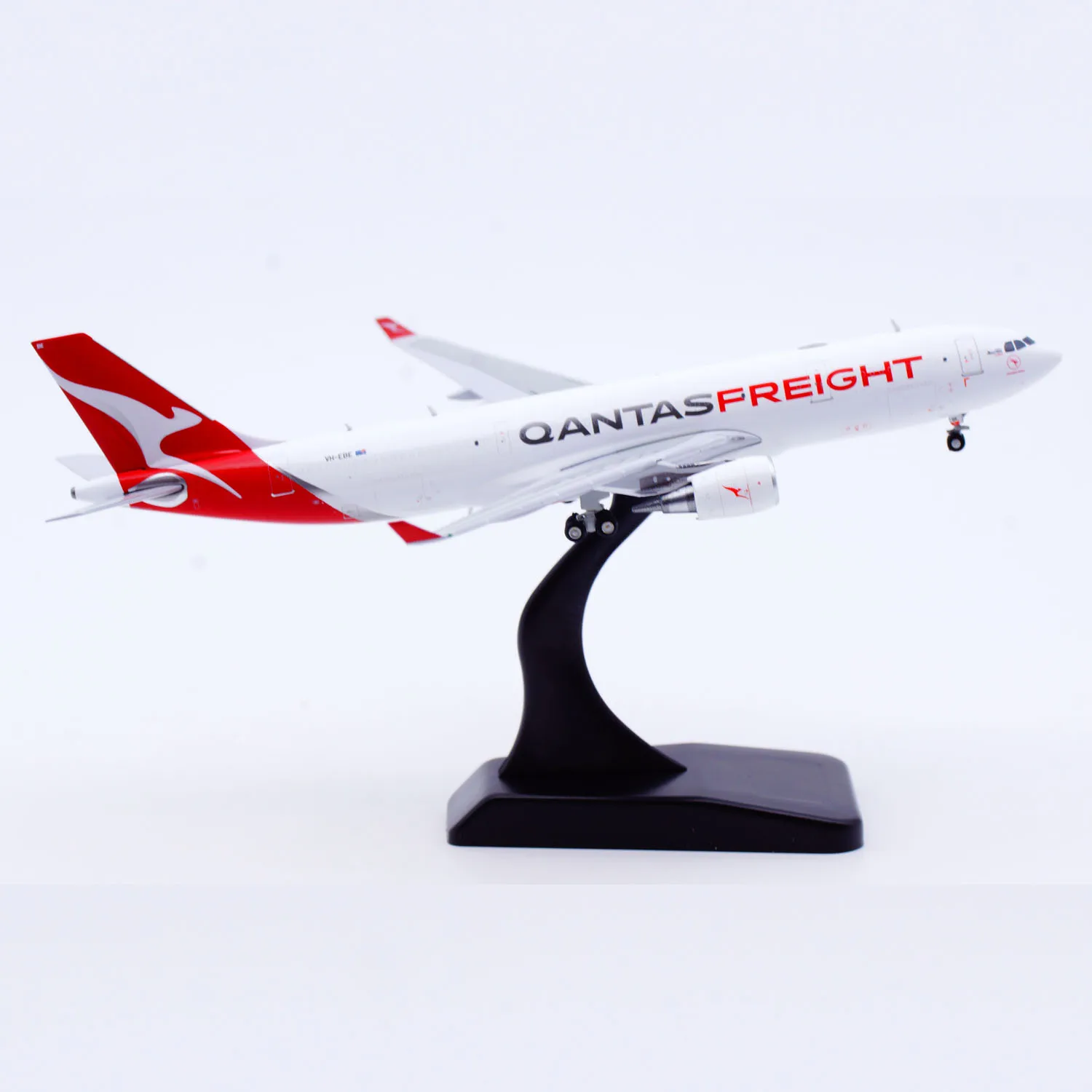 

XX40247 Alloy Collectible Plane Gift JC Wings 1:400 Qantas Freight Airbus A330-200 Diecast Aircraft Jet Model VH-EBE With Stand