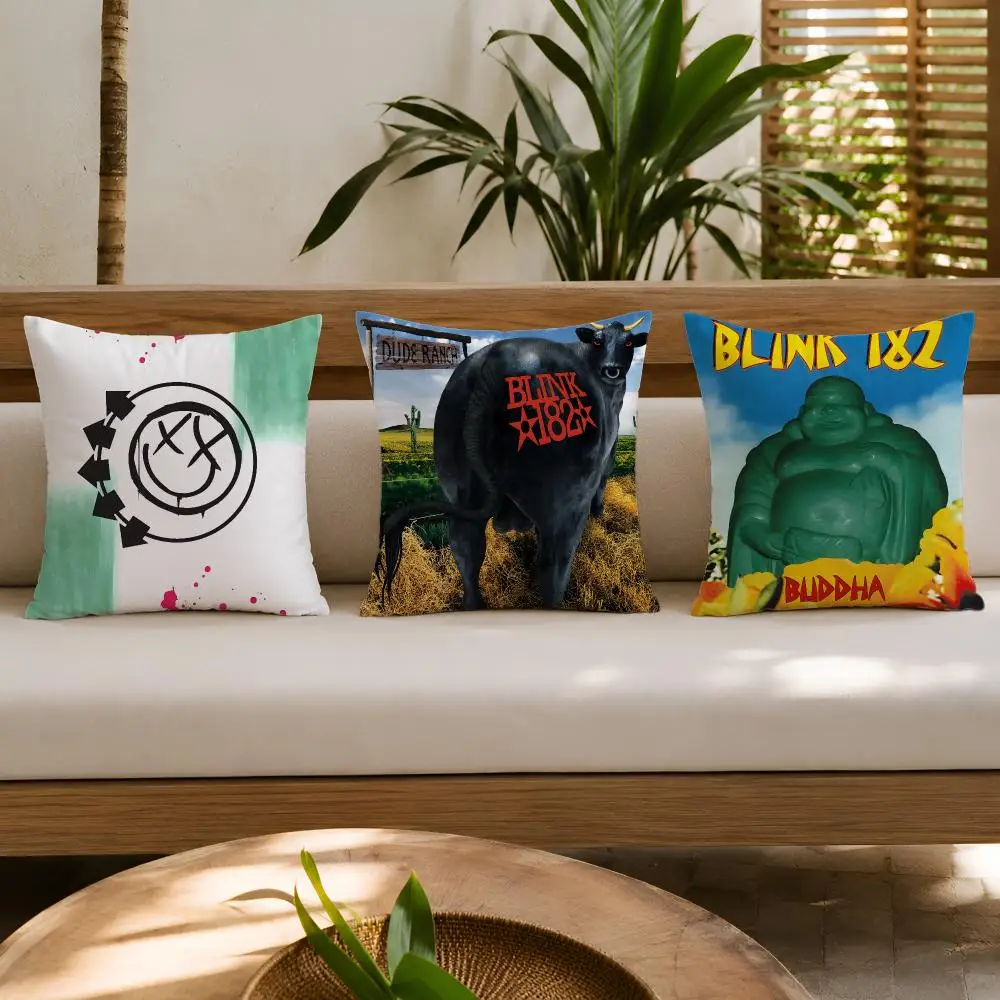 Rock Band B-Blink 182 Cushion Cover Wrinkle-Resistant Short Plush Cushion Covers Breathable Machine-Washable