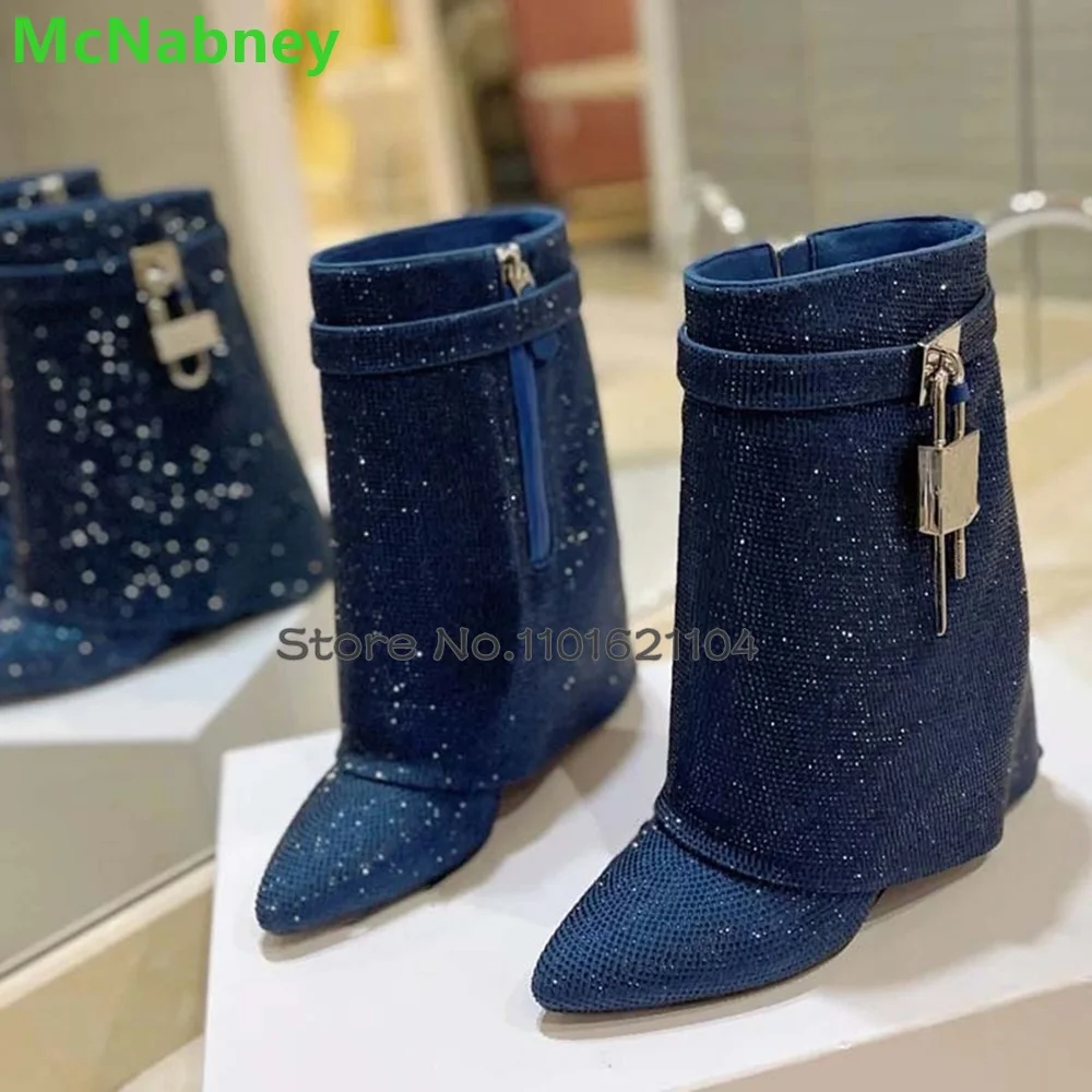 Szpiczasty nosek Crystal Metal Lock Luksusowe buty dla kobiet 2024 Winter New Wedges Heel Fashion Elegant Side Zipper Shark Boots