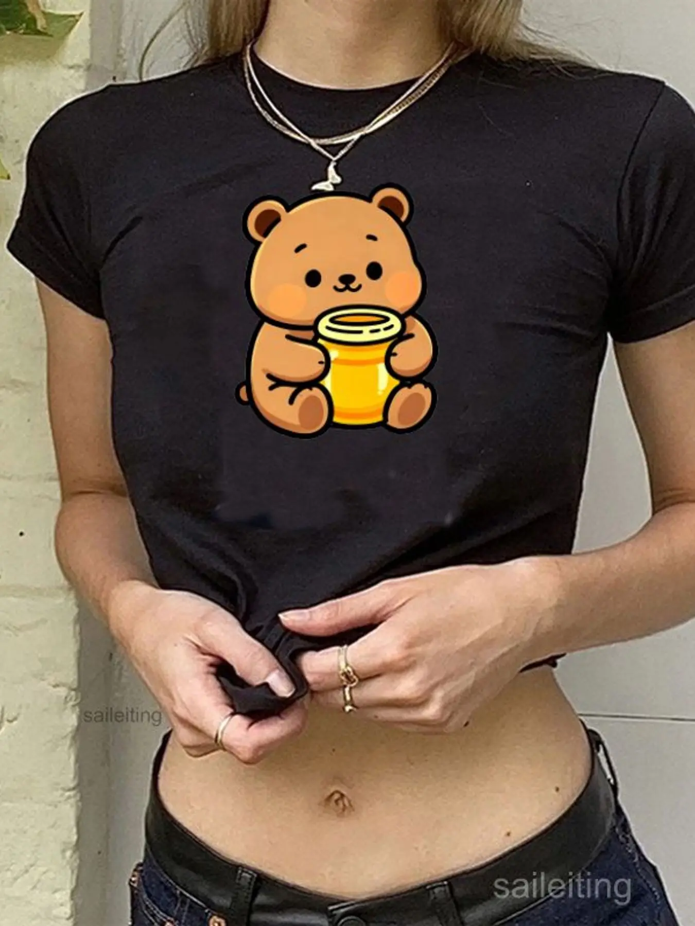 Women's Black Crop Top T-Shirt Cartoon Bear Honey Pot Print Short Sleeve Casual Streetwear Harajuku Aesthetic Summer Top