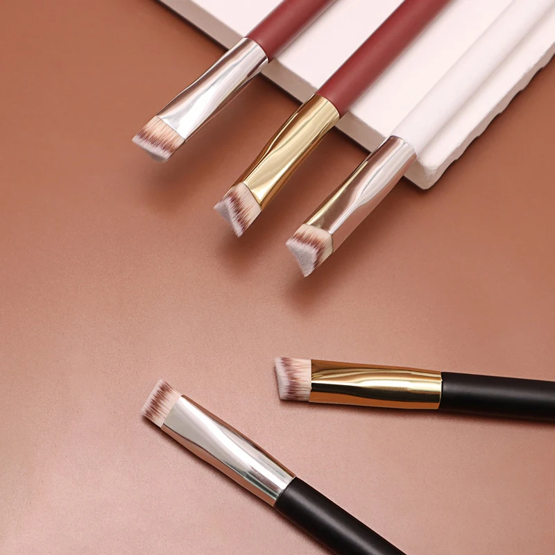 1Pc Dreieck Geformt Concealer Pinsel Weiches Haar Make-Up Pinsel Für Dunkle Augenringe Akne Flecken Verbergen Gesichts Aufhellung Pinsel