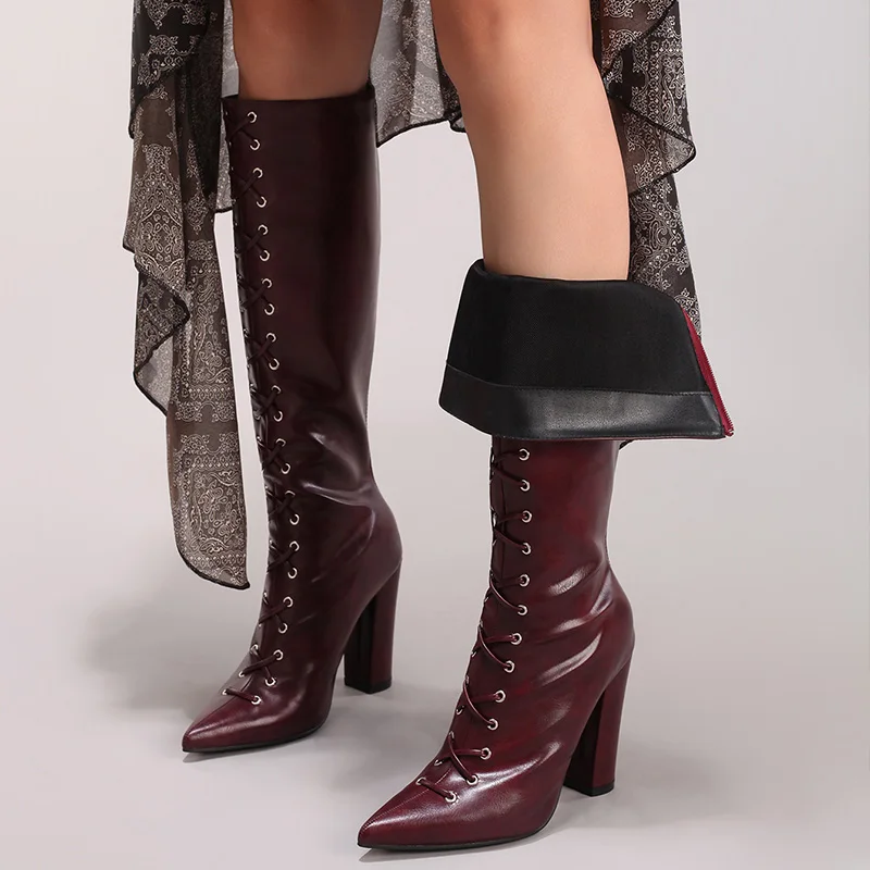 الرجعية أحمر أسود بولي Leather الجلود المطرزة حذاء برقبة للركبة النساء الخريف الشتاء الدانتيل يصل سميكة عالية الكعب أنبوب طويل أحذية امرأة حجم كبير