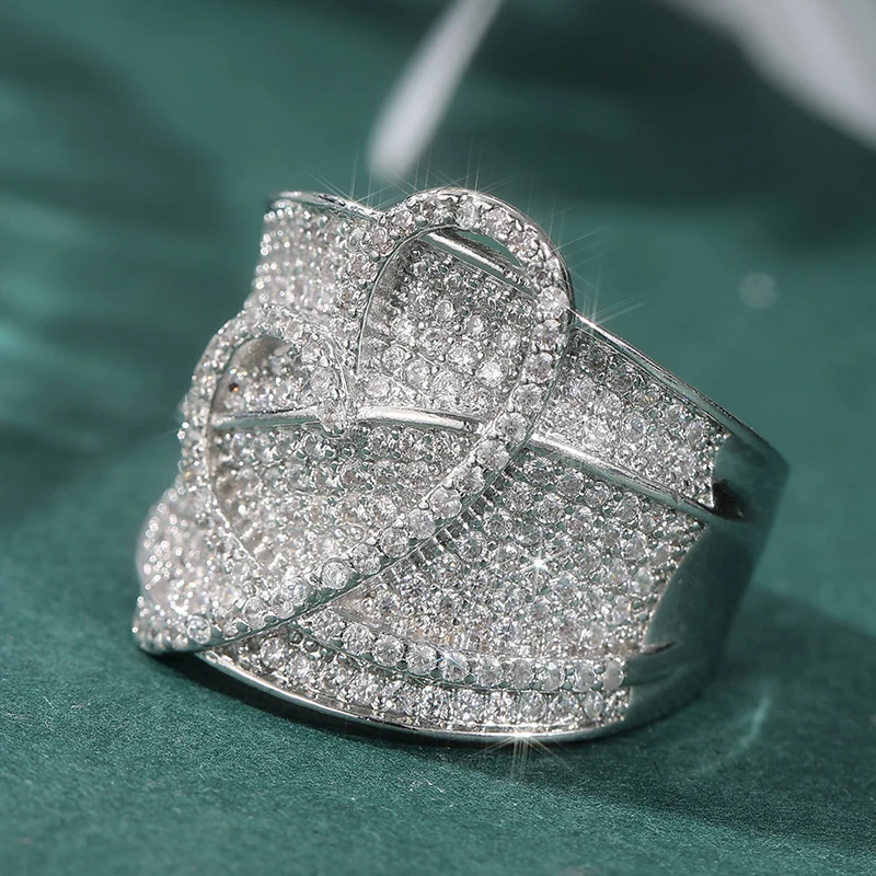 Luxuriöser Micro-PVAE-Ring mit weißen CZ-Steinen für Damen, funkelnde Silberfarbe, handgeschnitzt, für den täglichen Gebrauch, Partyschmuck, Jubiläumsgeschenk. – Detail 4