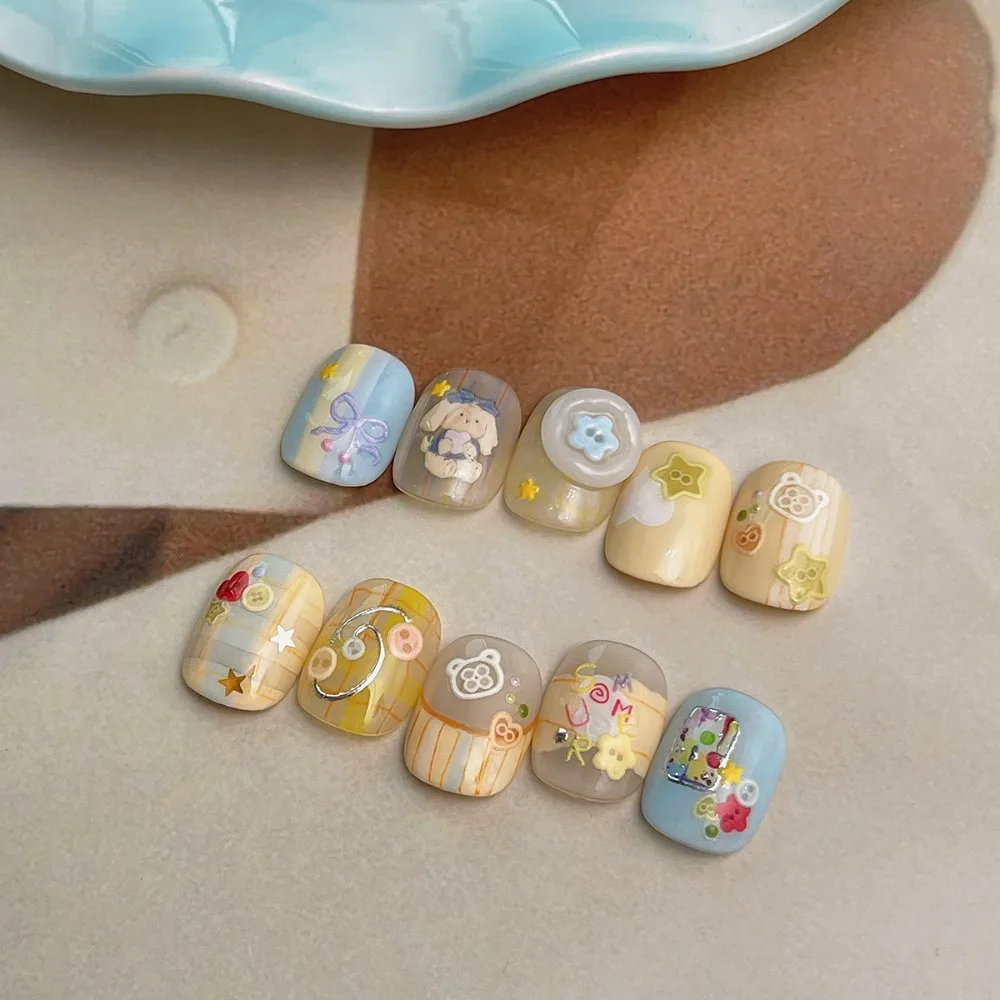 Geprägte niedliche Knopf-Nagelaufkleber, Cartoon-Knöpfe, Bären-Aufkleber, selbstklebend, für Mädchen und Frauen, DIY-Bastelarbeiten, Nagelkunst-Zubehör – Detail 5