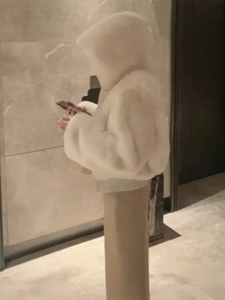 Cappotto corto di lusso in pelliccia di coniglio sintetica da donna Crop Top invernale Addensare abbigliamento caldo Piccola giacca pelosa con cappuccio in pelliccia sintetica Giacche soffici