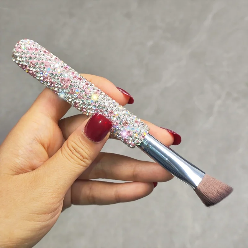 Brosse triangulaire pour ombre de nez, ensemble de diamants artificiels, ligne sans balais, point culminant pour éclaircir la ligne de déchirure centrale, brosse anti-cernes
