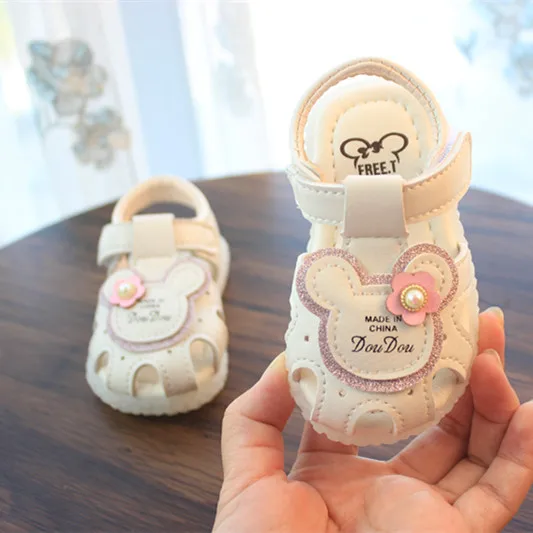 New Summer Cute Love Rabbit Sandals for 0-2 Years Old Girls' Baby Soft Sole Walking Shoes Childrens Soft and Breathable Leisure