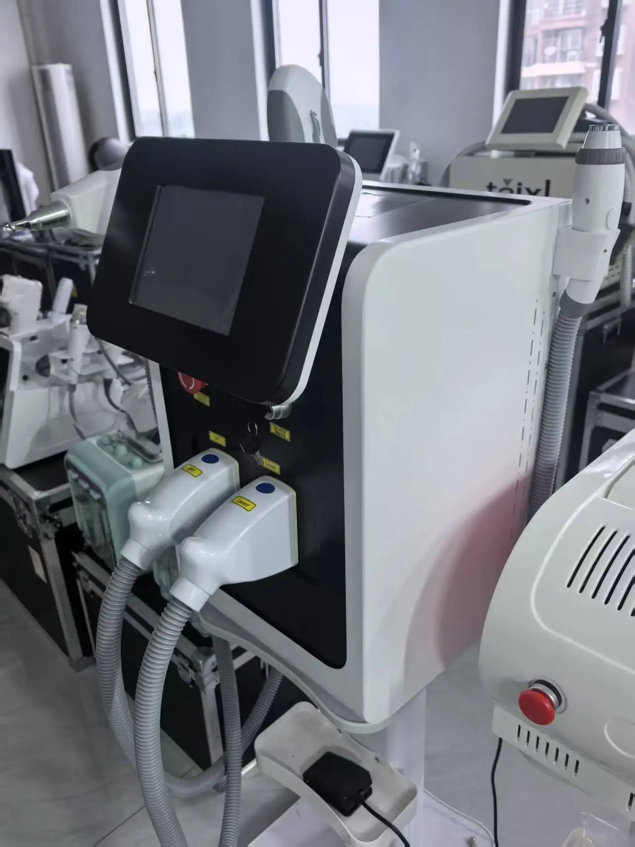 脱毛レーザー美容機 最新ポータブル多機能IPL ND Yag / IPL ND YAG