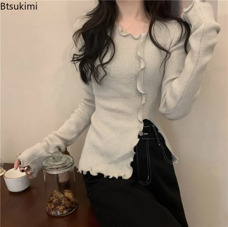 

2024 Women's Warm Pearls V-neck Flared Sleeve High Elastic Solid Knitted Women Sweater Shirts Jumper Elegant Sweet Fashion Top