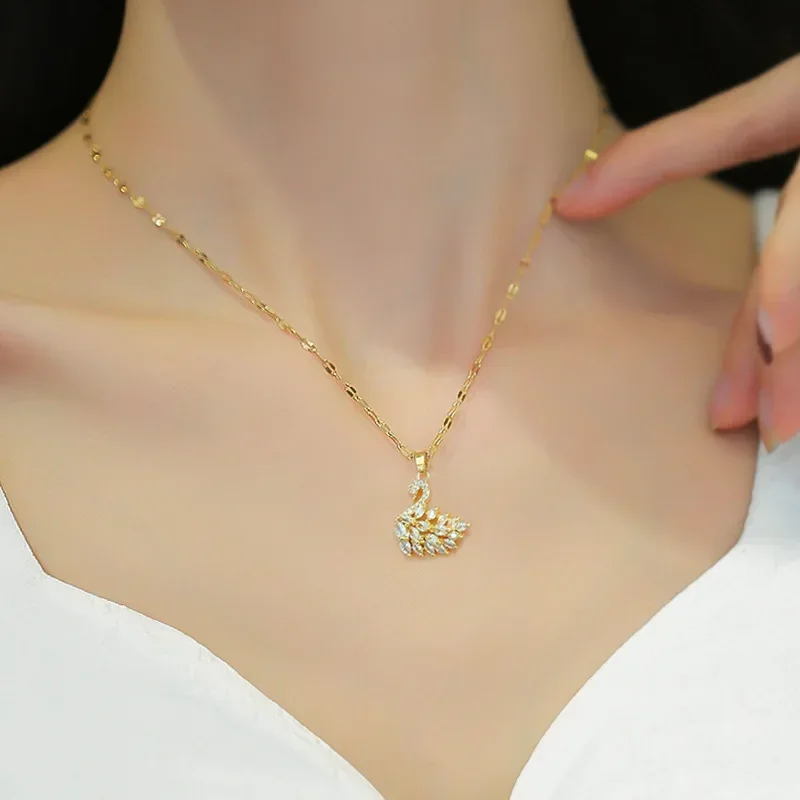 New Exquisite Full Crystal Pink Swan Pendant Necklace for Women Luxury Gold Color Stainless Steel Collar Korea Jewelry Colorfast