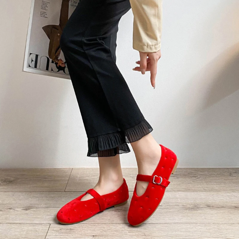 Red Velvet Buckle Strap Mary Janes Shoes Women Elegant Spring Autumn Flannel Flats Shoes Black Casual Ladies Shoes Footwear New