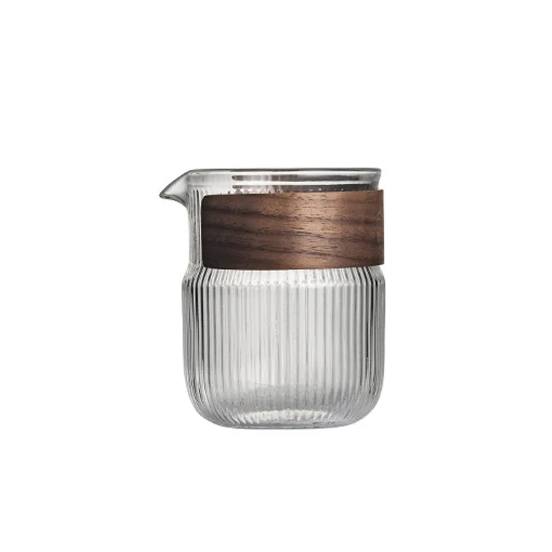 

High borosilicate transparent glass fair cup Japanese-style pointed mouth Kung Fu tea set tea dispenser tea sea leak integrated