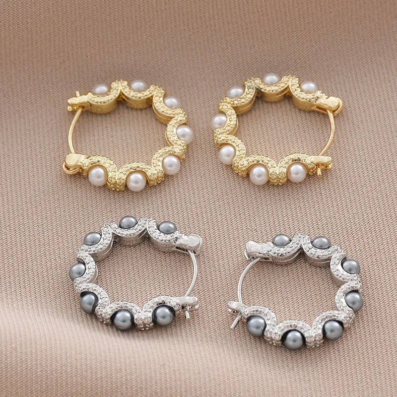 Retro Statement Hoop Earrings for Women Twist Metal Imitation Pearl Dangle Earrings Trendy Golden Silver Color Loop Jewelry Gift