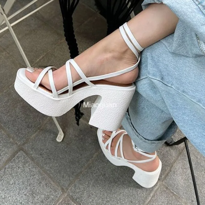 2024 Summer New Thick Heel Sandals with Waterproof Platform Open Toe Cross Strap Women\'s Fashion Roman Shoes Fashion Sexy Party