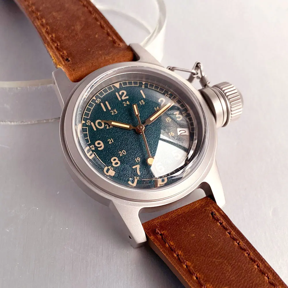 カスタマイズされたダークグリーンヴィンテージダイヤルミリタリー 36 ミリメートル NH35 自動メンズ腕時計ビッグクラウン 3.8 日付ドームサファイアガラスサンドブラストケース