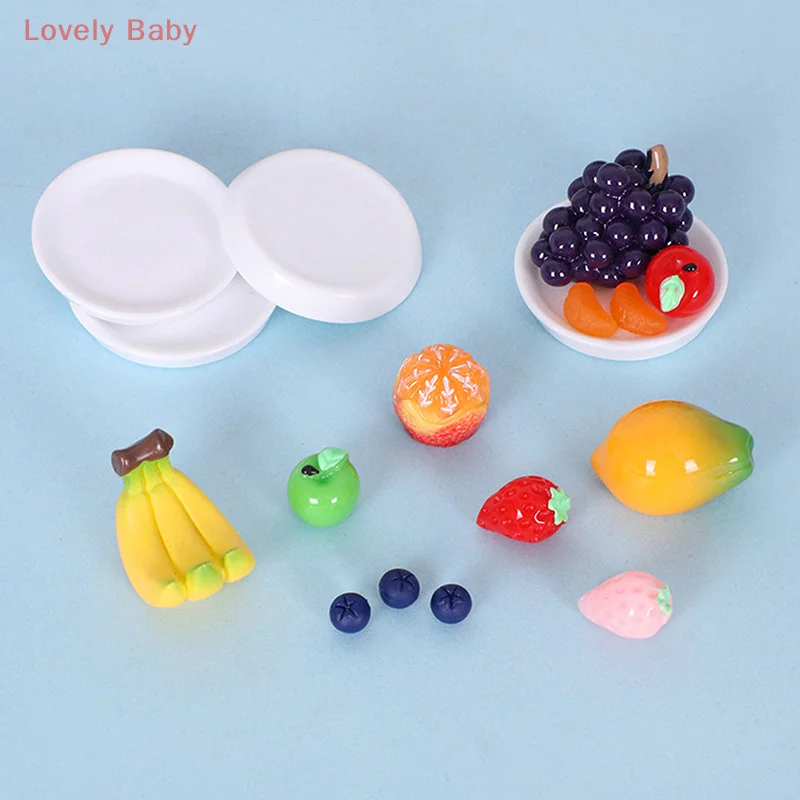 Pequeños adornos de frutas para casa de muñecas 1/12 con platos, incluye uvas, plátano y papayas para decoración de casa de muñecas