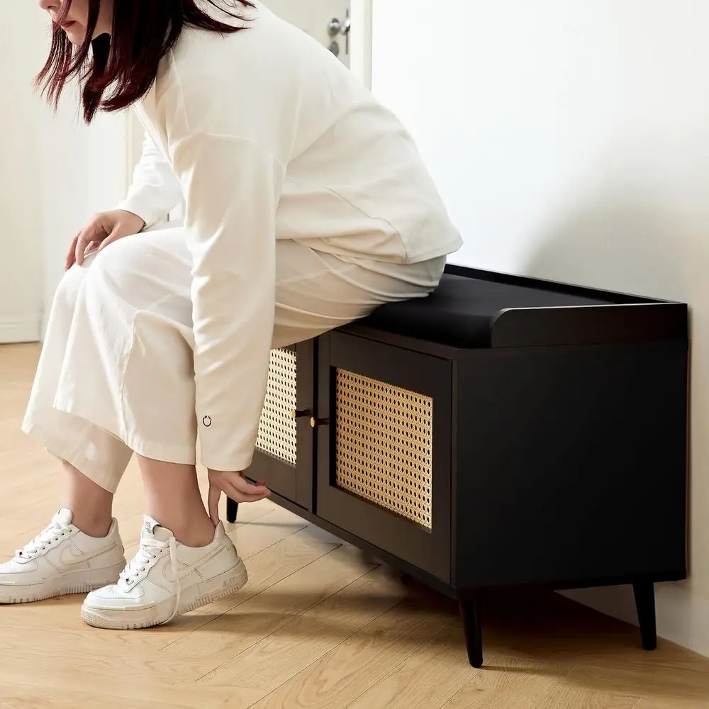 パッド入りシートシューズ収納キャビネット、39.3W x 13.8D x 18.9H、家庭用2ドア玄関家具