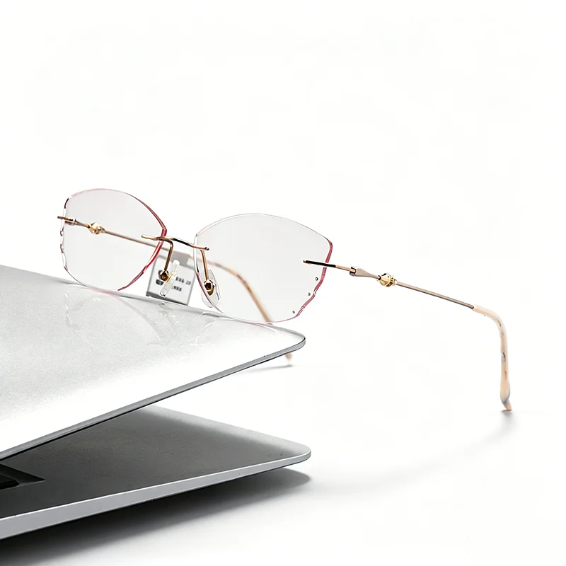 New Butterfly Borderless Ultra Light Pure Titanium Glasses Frame Cute Women's Myopia Glasses Frame Anti Blue Light