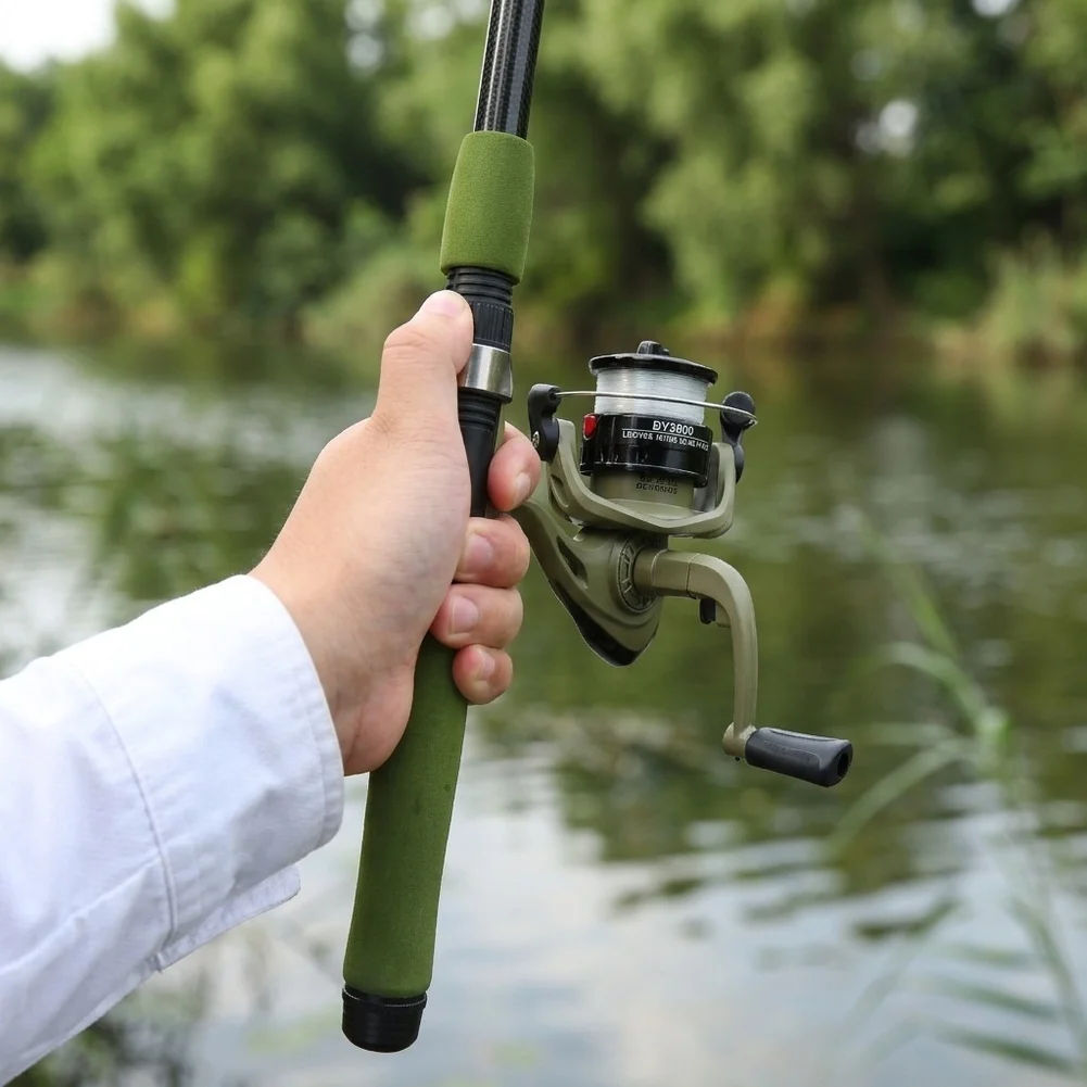 

Functional Telescoping Rod Kit with 2000 Reel Lure Case and Widely Accepted Baits for Lakes Rivers and Nearshore Fishing