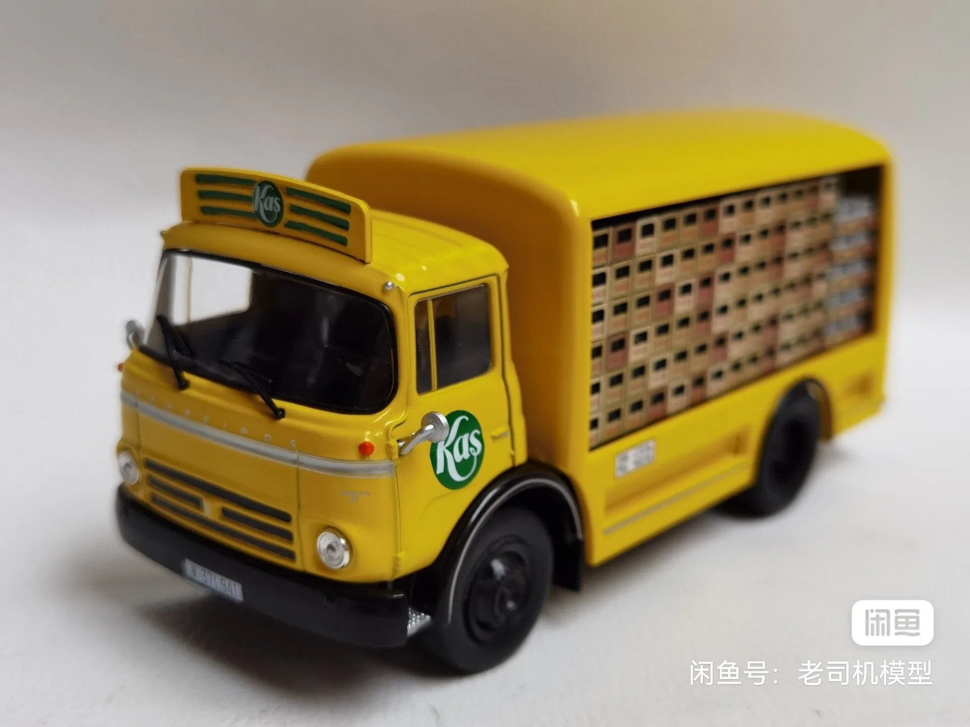 Diecast IXO 1:43 escala BARREIROS SAETA 65 Van D5 coche en miniatura de aleación juguete coleccionable regalo recuerdo adorno de exhibición