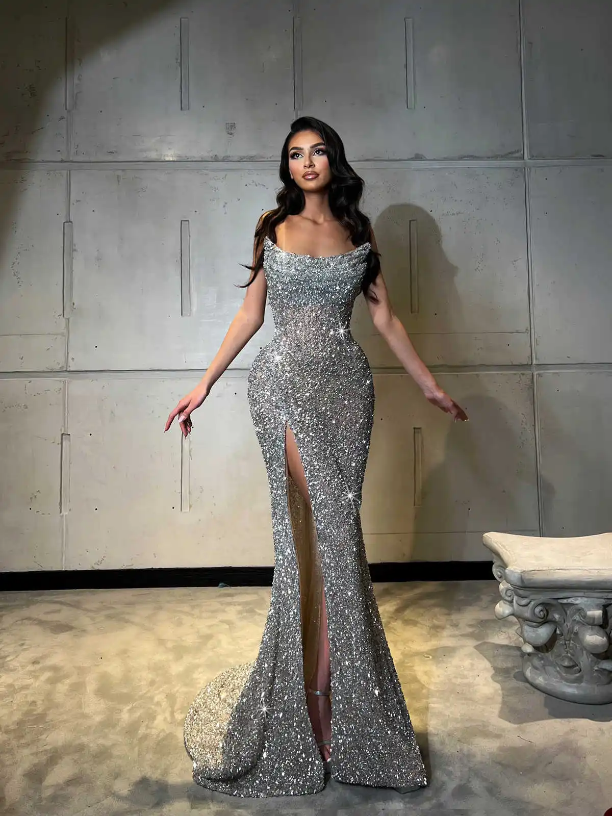 Sleeveless And Strapless Ball Gown With Sparkling Beads Decal Celebrity Evening Gown And Sexy Side Split Long Dress Customized