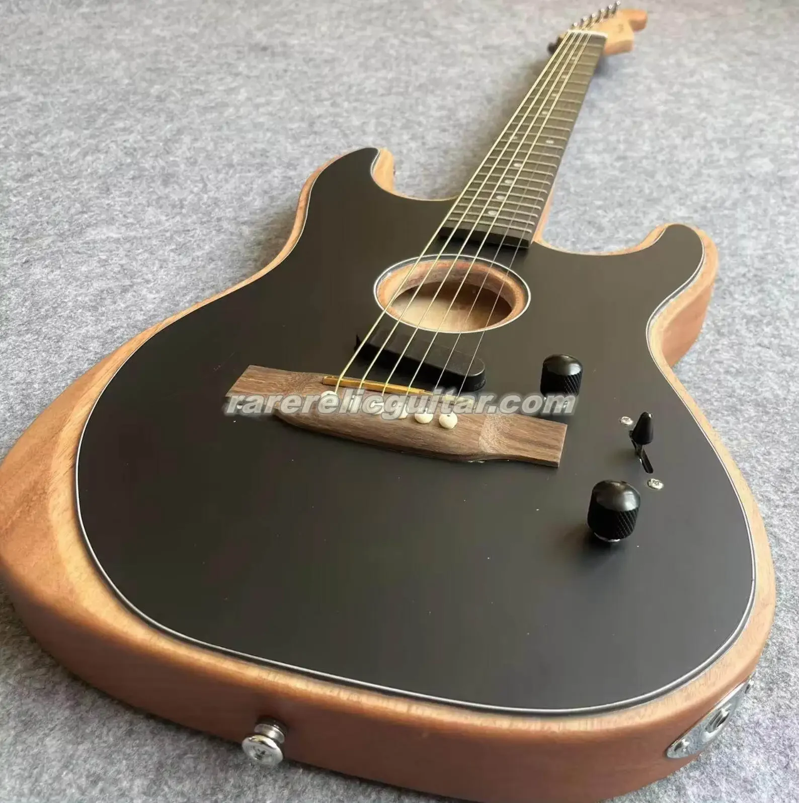 In Stock Satin Matte Black Acoust Semi Hollow Body Electric Guitar Polyester Satin Urethane Finish, Spurce Top, Deep C Neck