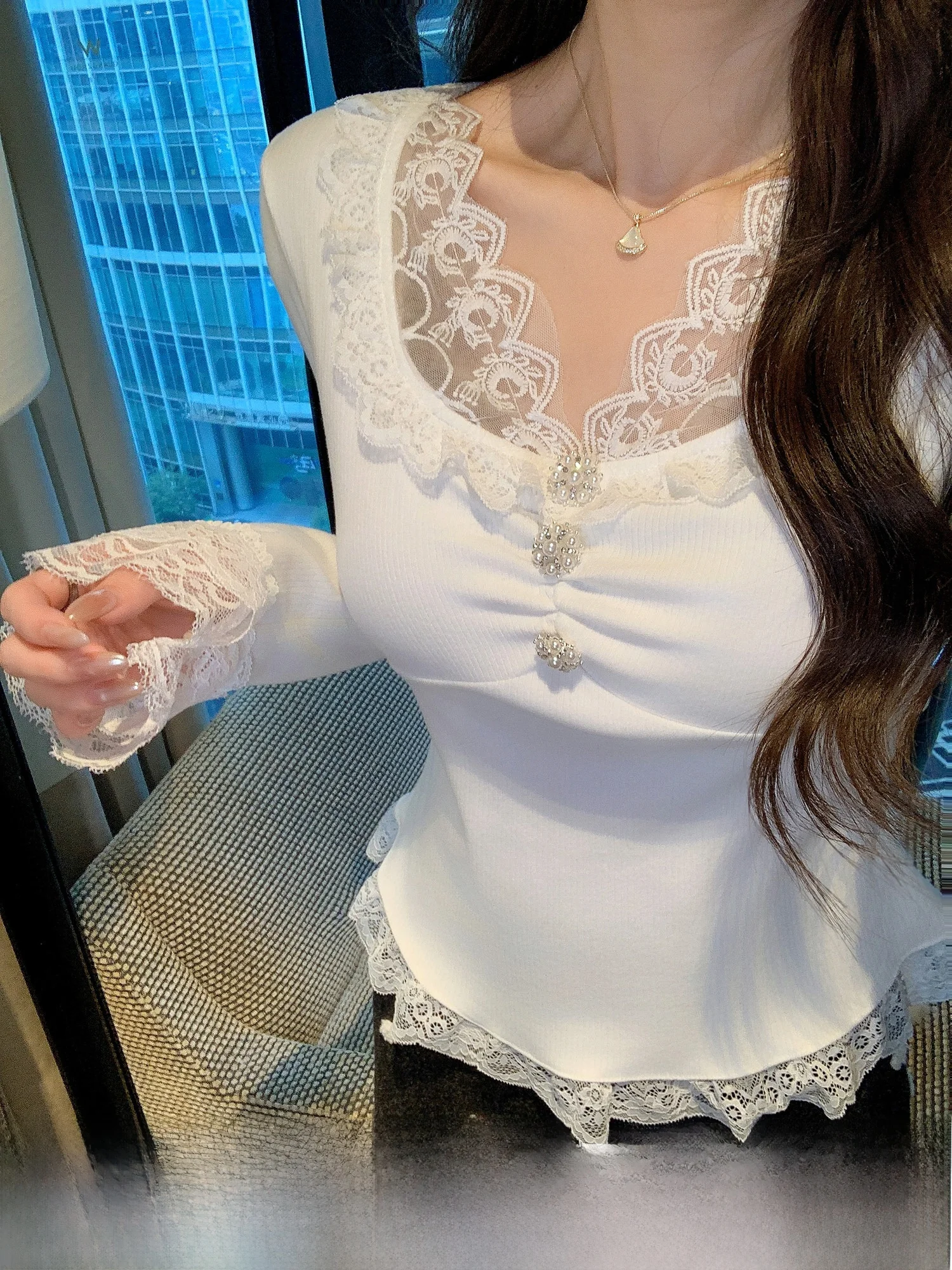 

Женская вязаная кофта Zhang Xinyou Sweet Manhattan с кружевными вставками и длинными рукавами, осенне-зимняя новинка во французском стиле для девушек